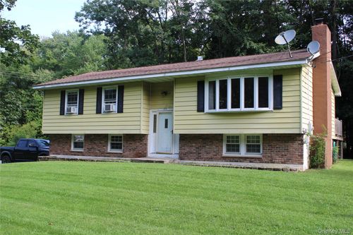 230 Roosevelt Rd, Hyde Park, NY, 12538-2419 | Card Image