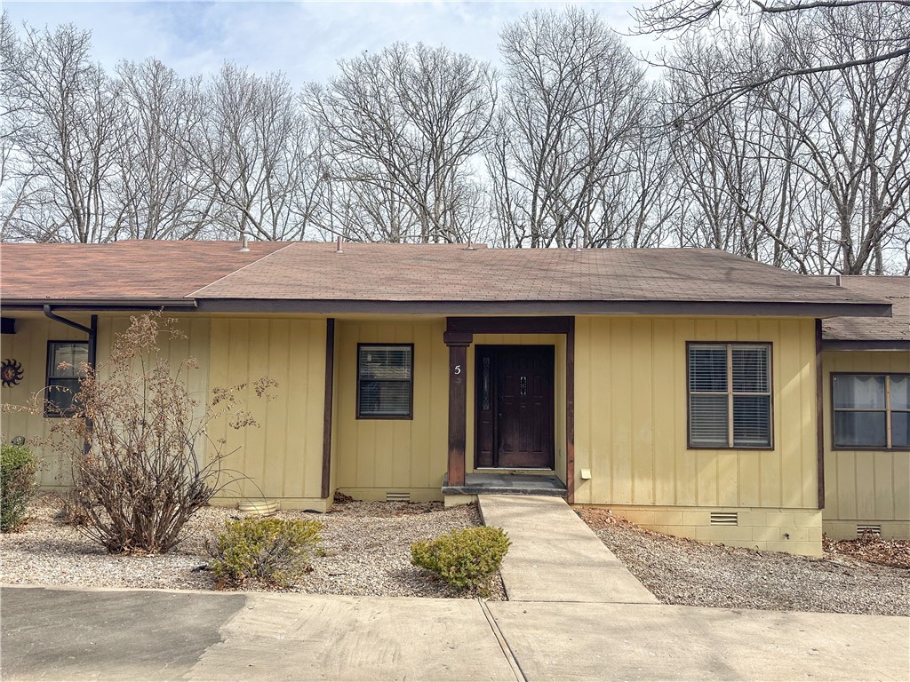 Yates Ln, Bella Vista, AR 72714