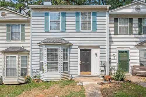 1028 Huntington Trce Se, Smyrna, GA, 30082-2632 | Card Image