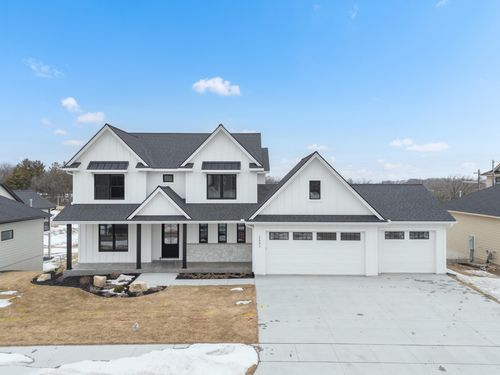 2643 Timber Oaks Rd Sw, Rochester, MN, 55902-1758 | Card Image