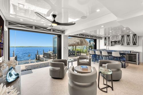 626 Island Dr, Key Largo, FL, 33037-4808 | Card Image