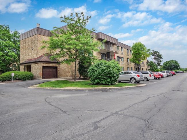 APT-202 - 5600 Astor Ln, Condo with 2 bedrooms, 1 bathrooms and 2 parking in Rolling Meadows IL | Image 20