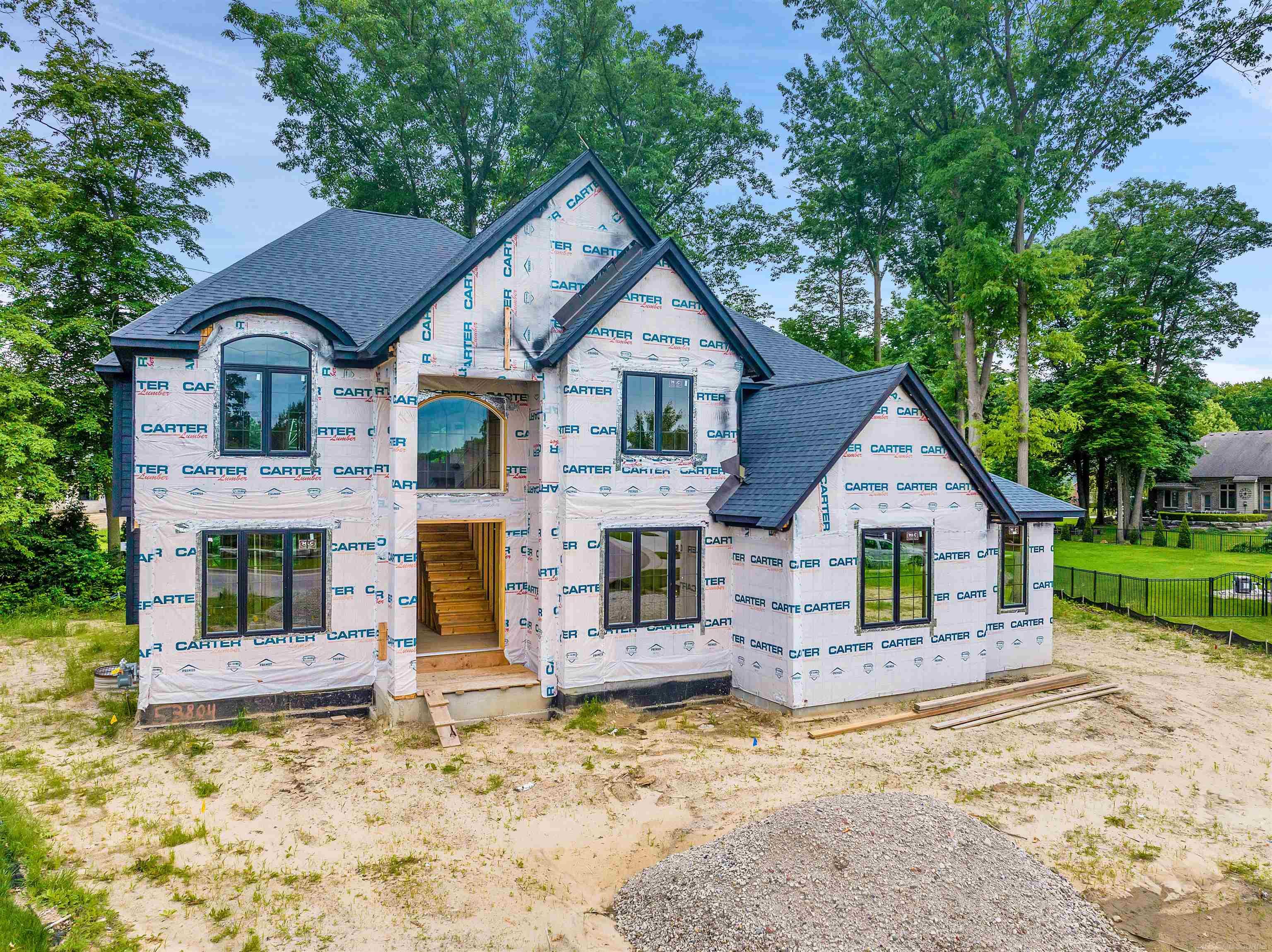 Lawson Creek Dr, Utica, MI 48316