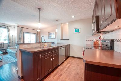 225 Auburn Crest Way Se, House detached with 3 bedrooms, 2 bathrooms and 3 parking in Calgary AB | Image 2