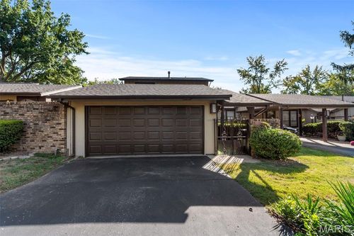 11054 Thousand Oaks Dr, Saint Louis, MO, 63136-5821 | Card Image