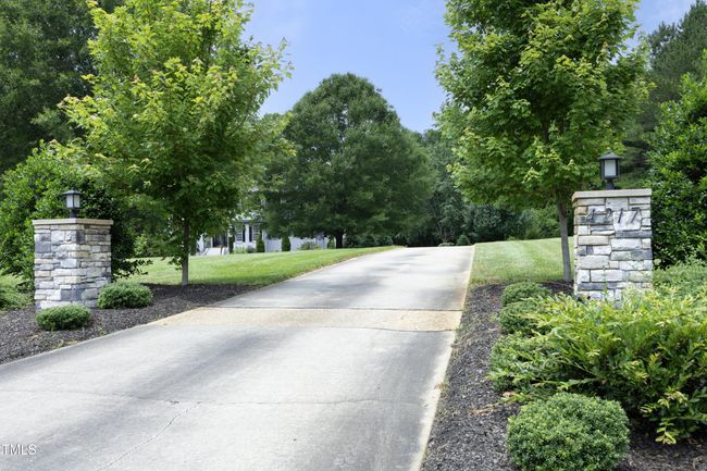 07DrivewayEntrance | Image 8
