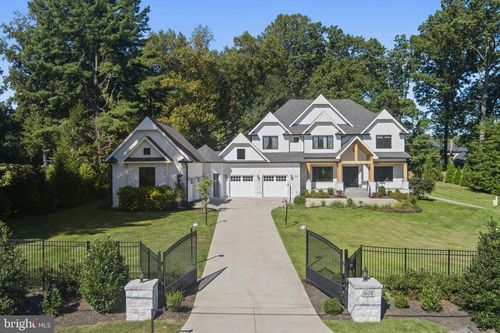 608 Walker Rd, GREAT FALLS, VA, 22066-3411 | Card Image