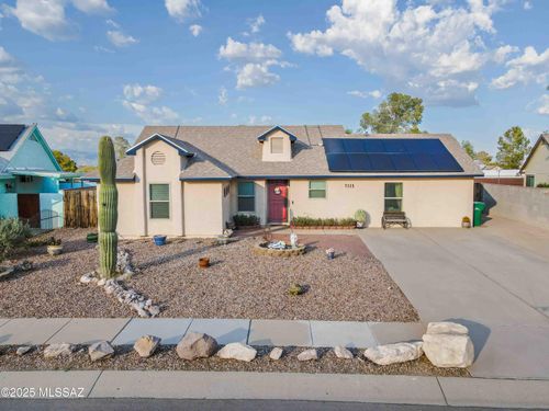 7111 S Camino Libertad, Tucson, AZ, 85746-8220 | Card Image