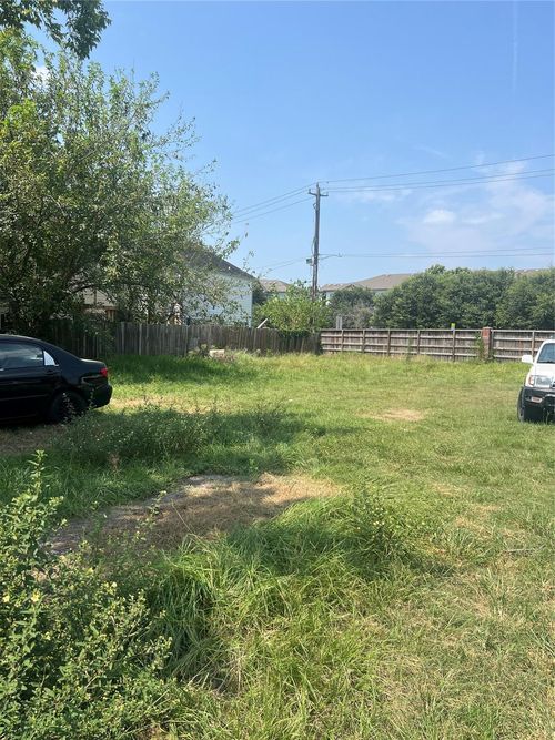 7050 Inwood Park Dr, Houston, TX, 77088-7555 | Card Image