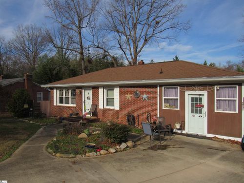 9 Pembroke Ln, Taylors, SC, 29687-3730 | Card Image