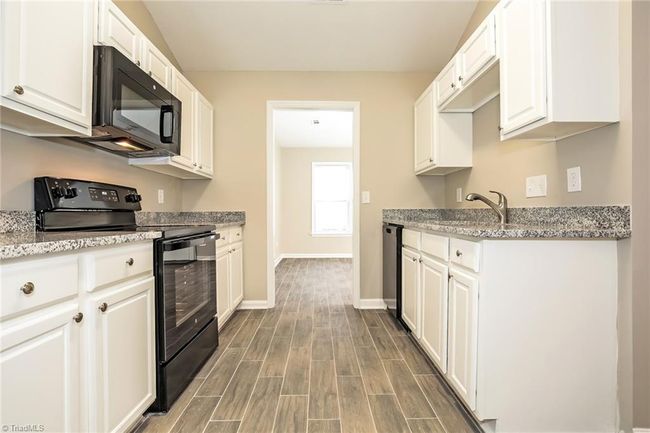 4407 Pleasant Valley Rd, House other with 3 bedrooms, 2 bathrooms and null parking in Greensboro NC | Image 8
