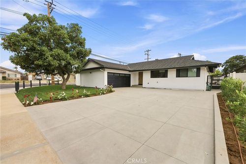 17511 Leafwood Ln, Tustin, CA, 92780-1908 | Card Image