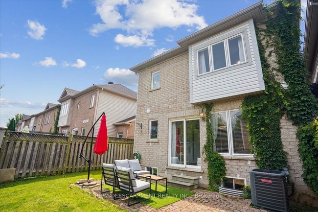 2403 Emerson Dr, House attached with 3 bedrooms, 4 bathrooms and 1 parking in Burlington ON | Image 35