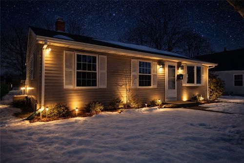 70 Manistee St, Pawtucket, RI, 02861-4208 | Card Image