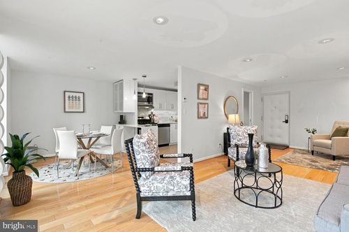 303-1510 12th St N, ARLINGTON, VA, 22209-3689 | Card Image