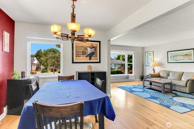 11729 Phinney Ave N, House other with 4 bedrooms, 2 bathrooms and 2 parking in Seattle WA | Image 4
