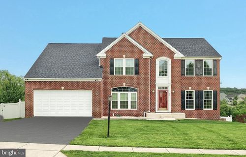 24 Louvain Dr, HANOVER, PA, 17331-8495 | Card Image