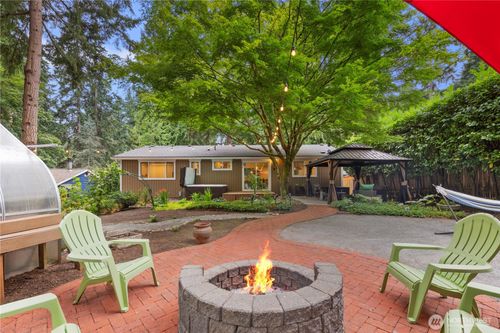 8201 202nd Pl Sw, Edmonds, WA, 98026-6736 | Card Image