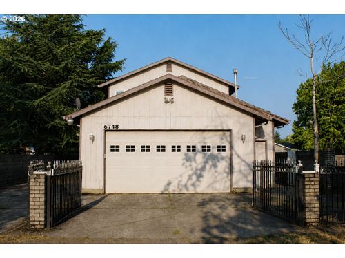 6748 Se 74th Ave, Portland, OR, 97206-7238 | Card Image