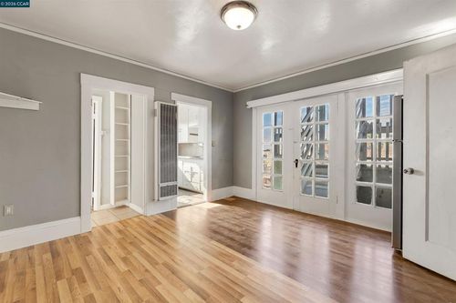 5315 Cole St, Oakland, CA, 94601-5597 | Card Image