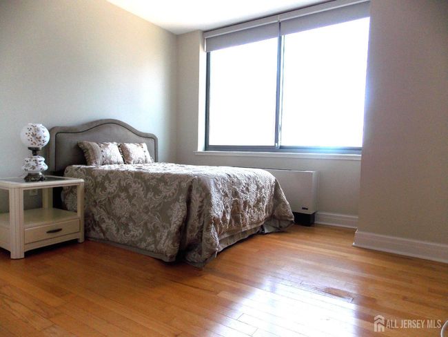 APT-1205 - 1 Spring St, Townhouse with 2 bedrooms, 2 bathrooms and null parking in New Brunswick NJ | Image 14
