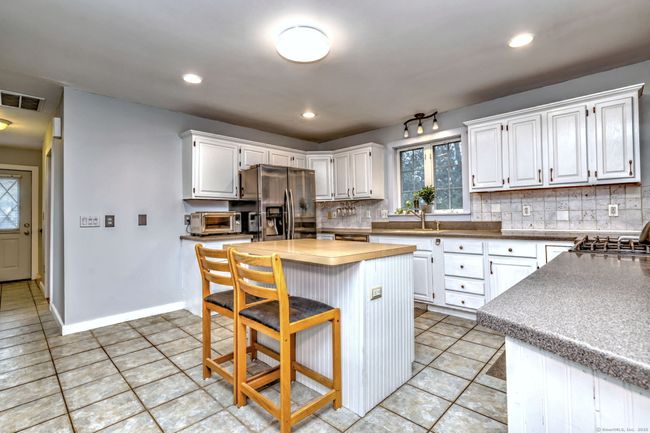 104 South St, House other with 4 bedrooms, 2 bathrooms and 10 parking in Morris CT | Image 6