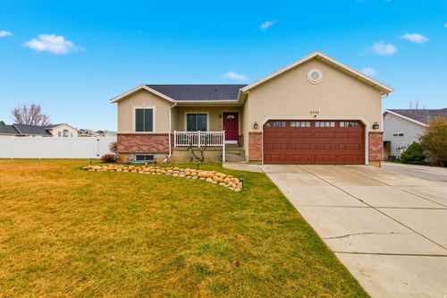 2555 W 3900 S, Roy, UT, 84067-9617 | Card Image