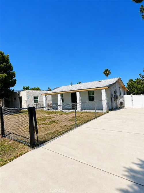 7243 Conejo Dr, San Bernardino, CA, 92404-6252 | Card Image