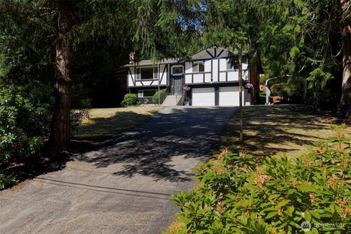 14203 Thomas Dr Nw, Silverdale, WA, 98383-9608 | Card Image