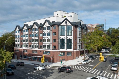 4i-241-15 Northern Boulevard, New York, NY, 11362 | Card Image