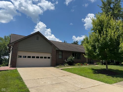 1220 Countryside Ln, Columbus, IN, 47201-4931 | Card Image