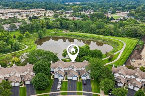 621 Woodhaven Dr, Mundelein, IL, 60060-1530 | Card Image