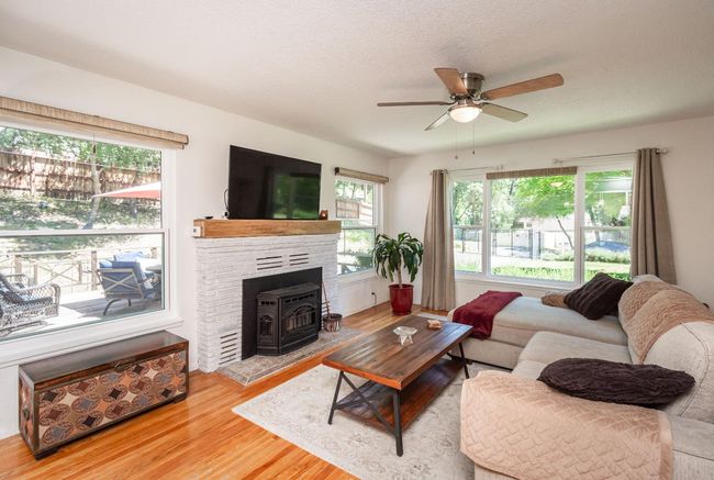 581 Crestview Dr, House other with 4 bedrooms, 1 bathrooms and null parking in Diamond Springs CA | Image 12