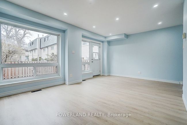 4 - 8 Liszt Gate, Condo with 3 bedrooms, 2 bathrooms and 1 parking in Toronto ON | Image 8