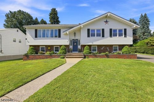 17 Dando Ct, Clifton, NJ, 07013-3102 | Card Image