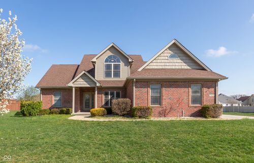 2838 Violet Ct W, Columbus, IN, 47201-3035 | Card Image