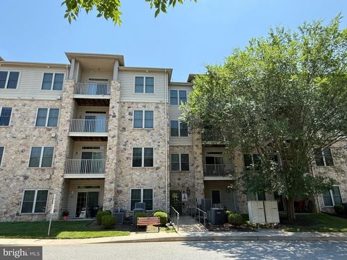 3204-3000 Fountainview Cir, NEWARK, DE, 19713-3874 | Card Image