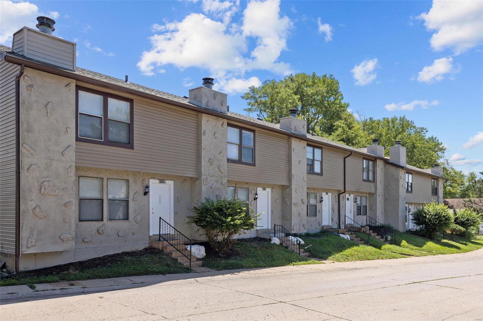 Northport Hills Dr, Florissant, MO 63033