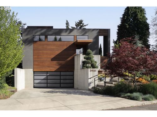 3961 Se Berkeley Way, Portland, OR, 97202-8056 | Card Image
