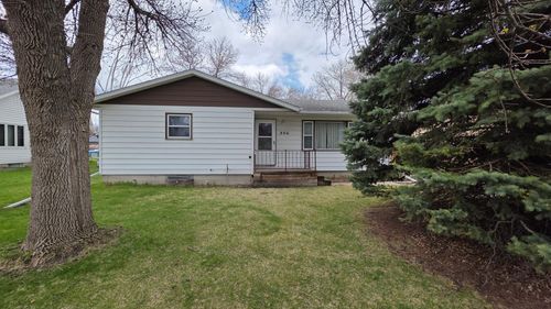 806 29th St N, Fargo, ND, 58102-3153 | Card Image