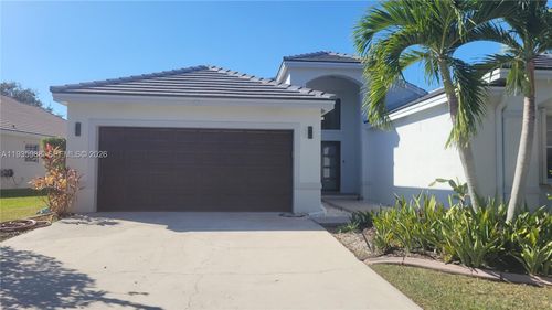 381 Cameron Dr, Weston, FL, 33326-3516 | Card Image