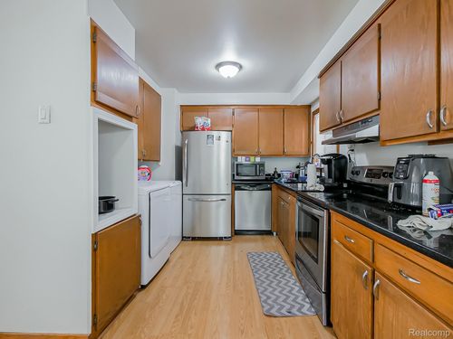 28115 Everett St, Southfield, MI, 48076-3050 | Card Image