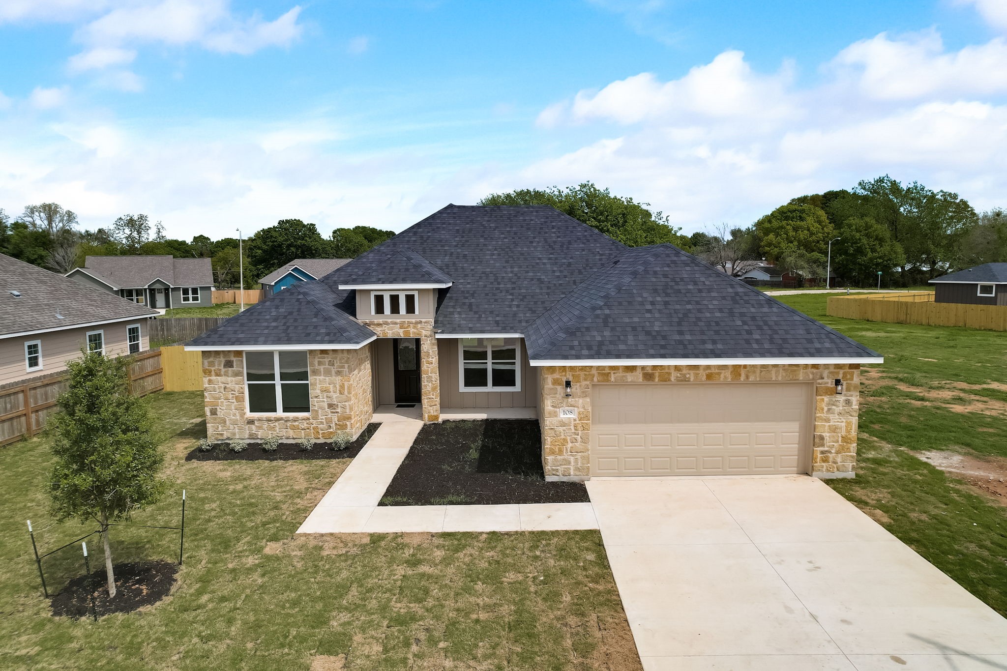 Callie St, Smithville, TX 78957