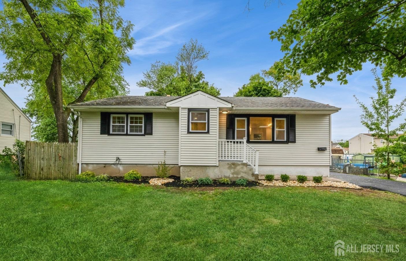 Smith St, Piscataway, NJ 08854