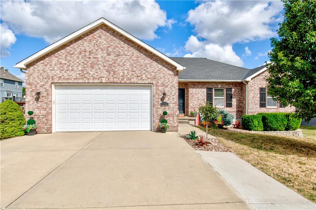 4th St, Oak Grove, MO 64075