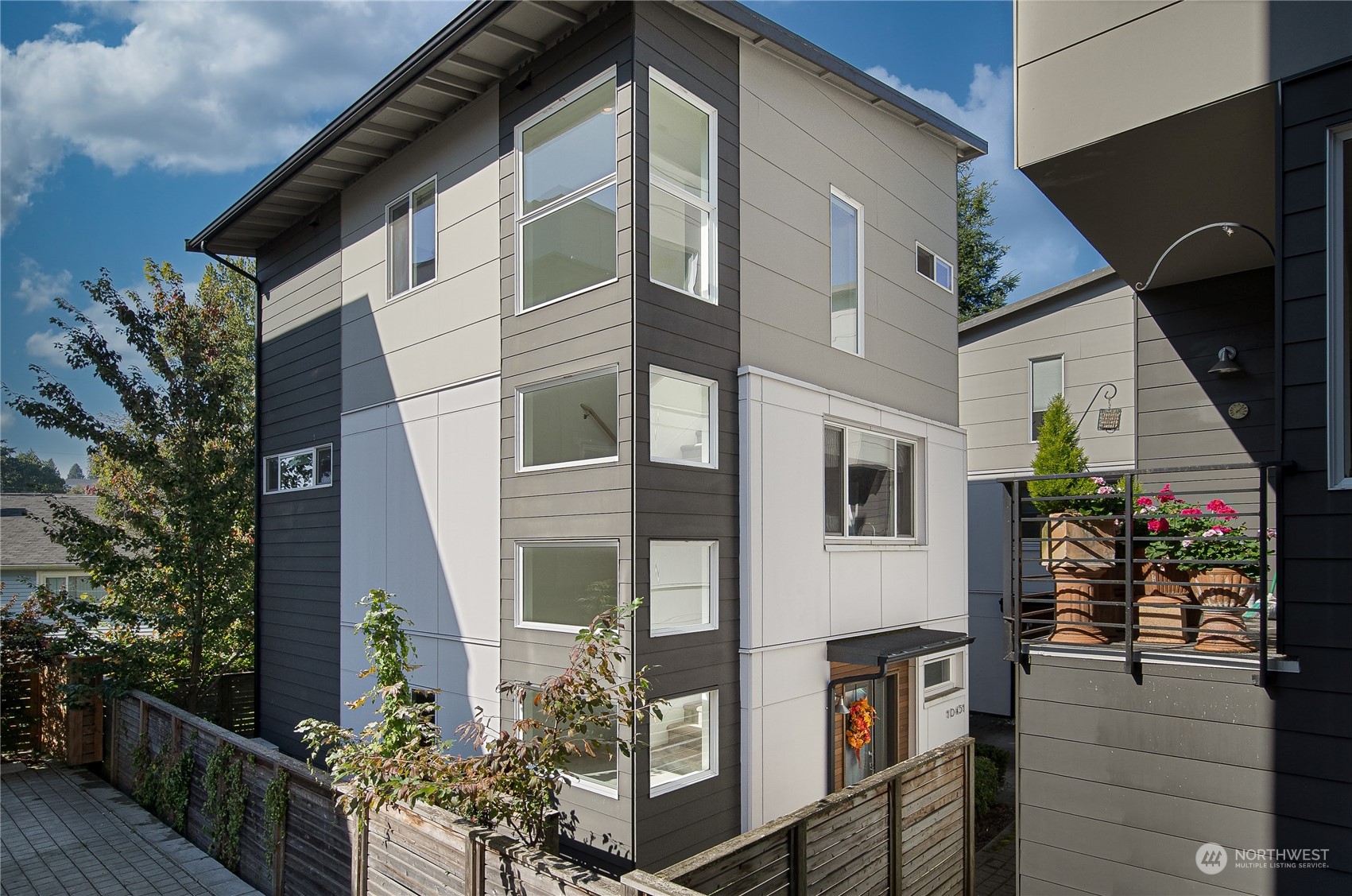 Alderbrook Pl, Seattle, WA 98177