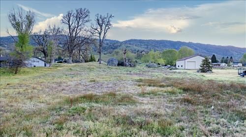29021 N Lower Valley Rd, Tehachapi, CA, 93561-7421 | Card Image