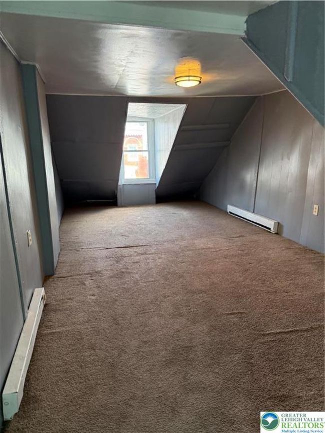 424 W Cedar St, Townhouse with 3 bedrooms, 1 bathrooms and null parking in Allentown PA | Image 12