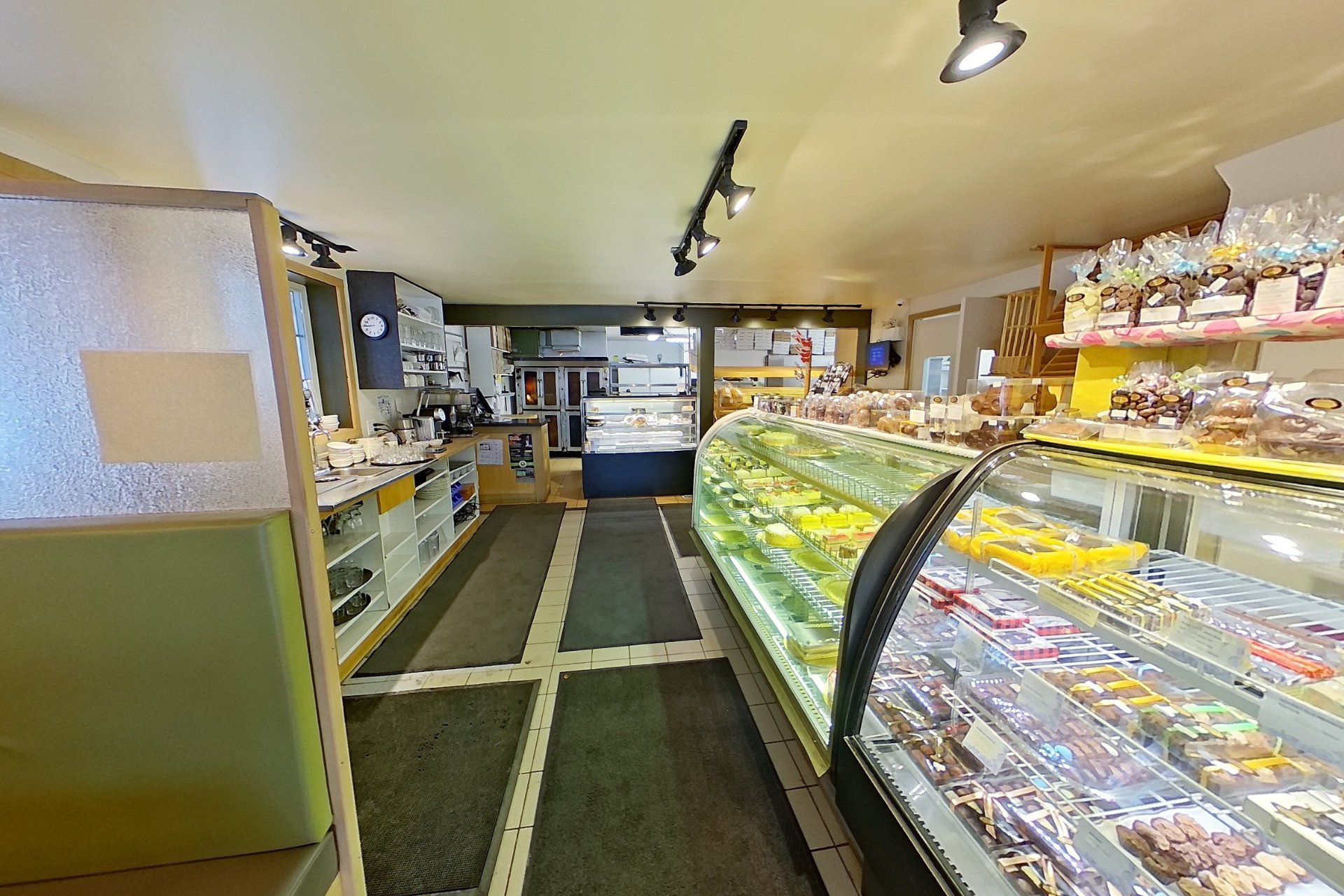 Commercial Sale in Saint-Jean-Port-Joli 3