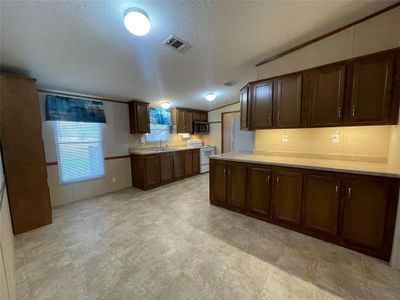 231 Meadowlark St, House other with 3 bedrooms, 2 bathrooms and null parking in Palacios TX | Image 3